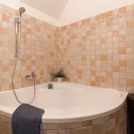 Supercentral Spacious