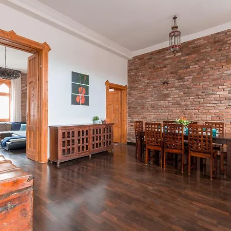 Supercentral Spacious Apartment Budapest