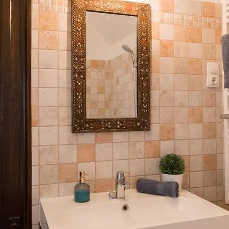 Supercentral Spacious Apartment Budapest