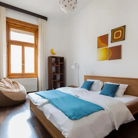 Supercentral Spacious *