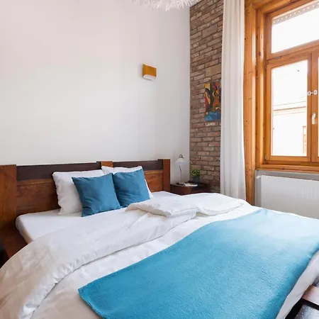 Supercentral Spacious Apartment *
