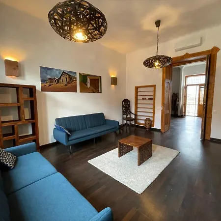 Supercentral Spacious *