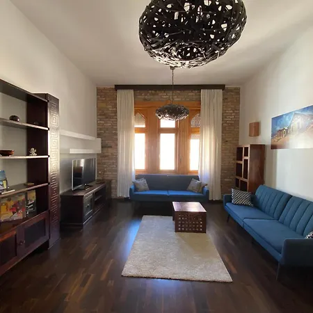 Supercentral Spacious Apartment Budapest